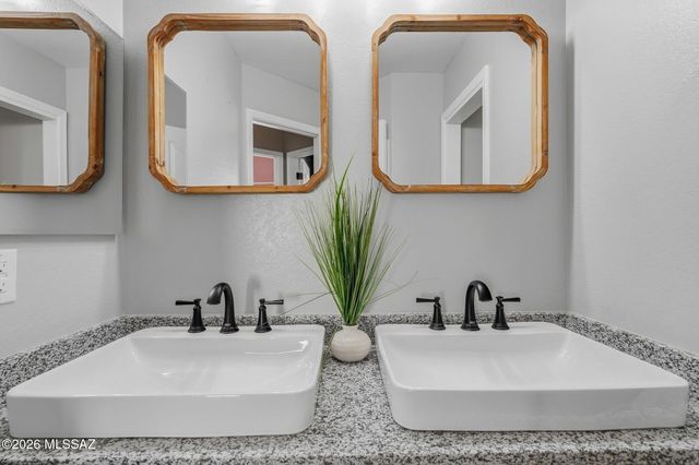 1631 W Sunridge Drive, Tucson, AZ 85704