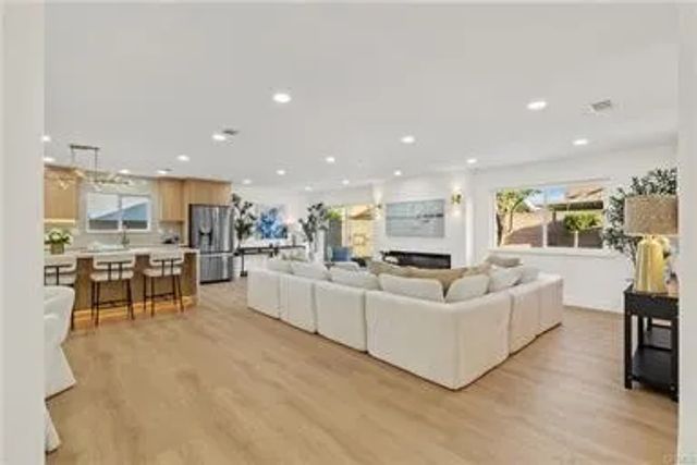 10276 Falcon, Fountain Valley, CA 92708