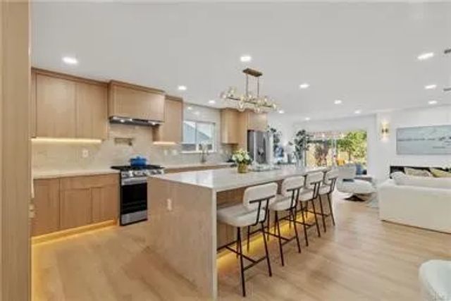10276 Falcon, Fountain Valley, CA 92708