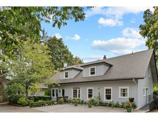8867 Se 10TH Ave, Portland, OR 97202