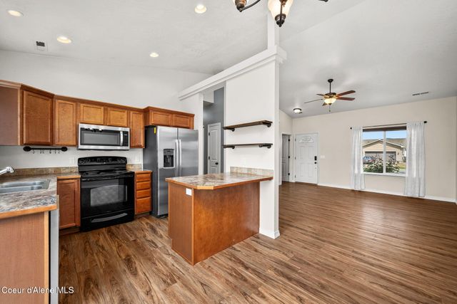 2290 E Knapp DR, Post Falls, ID 83854