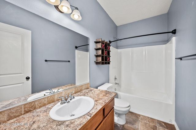 2290 E Knapp DR, Post Falls, ID 83854