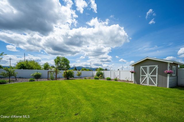 2290 E Knapp DR, Post Falls, ID 83854