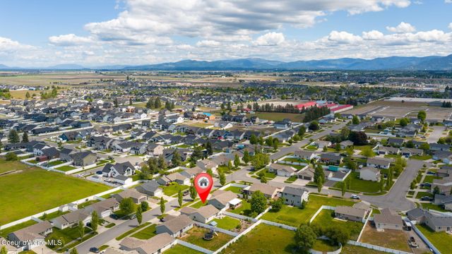 2290 E Knapp DR, Post Falls, ID 83854
