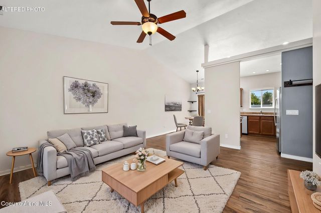 2290 E Knapp DR, Post Falls, ID 83854