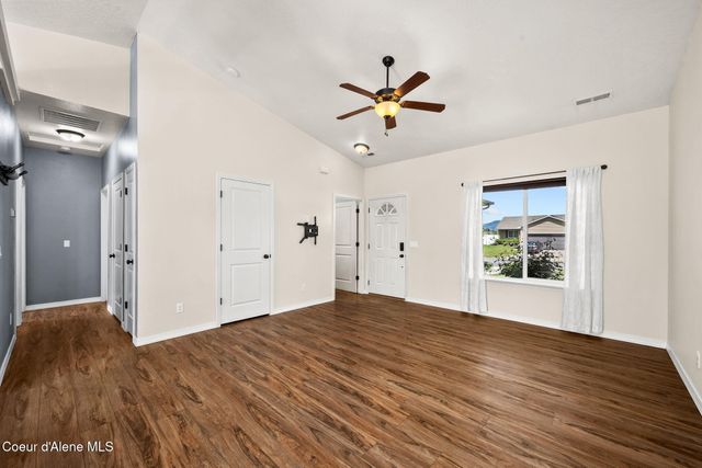 2290 E Knapp DR, Post Falls, ID 83854