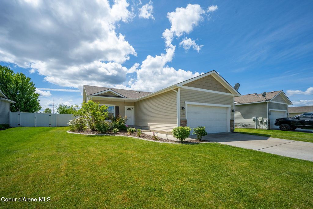2290 E Knapp DR, Post Falls, ID 83854