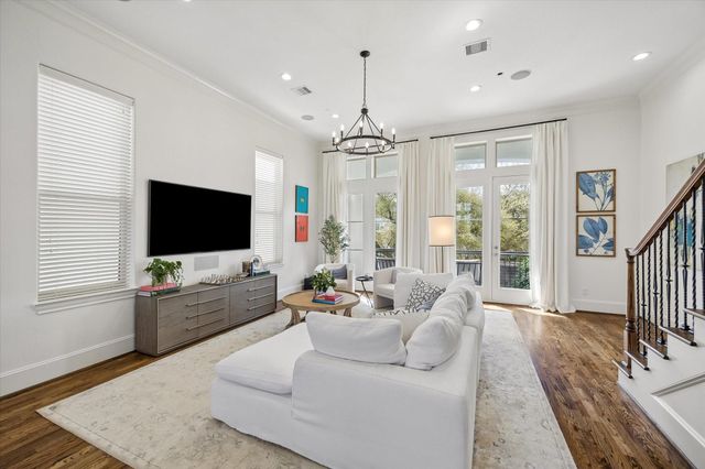 5717 Arabelle Crest, Houston, TX 77007