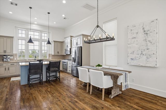 5717 Arabelle Crest, Houston, TX 77007