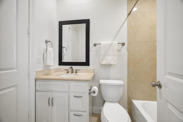 5717 Arabelle Crest, Houston, TX 77007