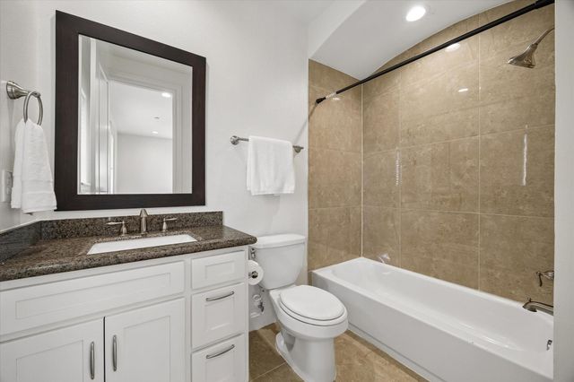 5717 Arabelle Crest, Houston, TX 77007