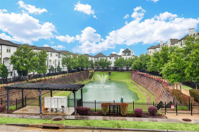 5717 Arabelle Crest, Houston, TX 77007