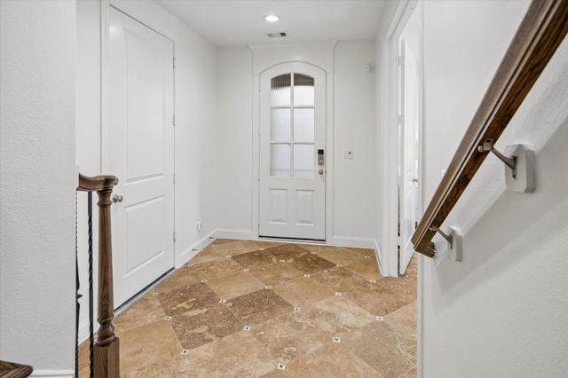 5717 Arabelle Crest, Houston, TX 77007