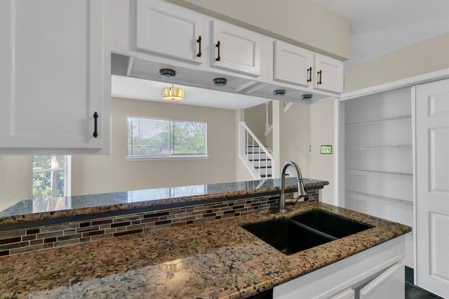 18617 Egret Bay Boulevard 1119, Webster, TX 77058