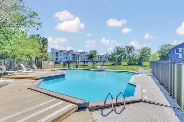 18617 Egret Bay Boulevard 1119, Webster, TX 77058
