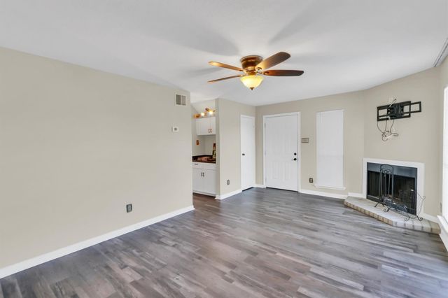 18617 Egret Bay Boulevard 1119, Webster, TX 77058