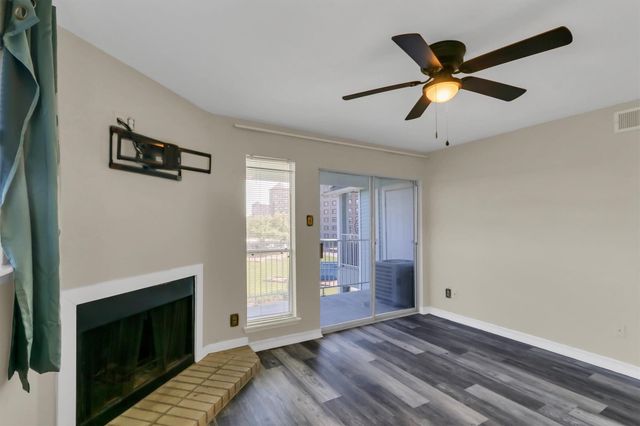18617 Egret Bay Boulevard 1119, Webster, TX 77058