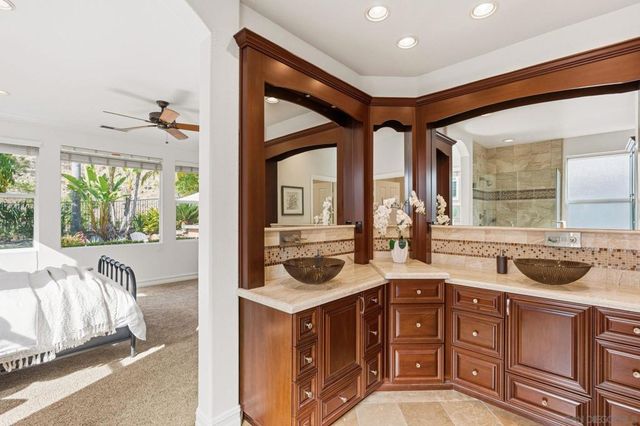 1129 Via Vera Cruz, San Marcos, CA 92078