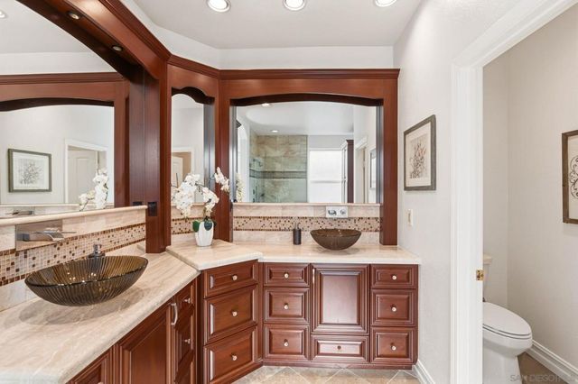 1129 Via Vera Cruz, San Marcos, CA 92078