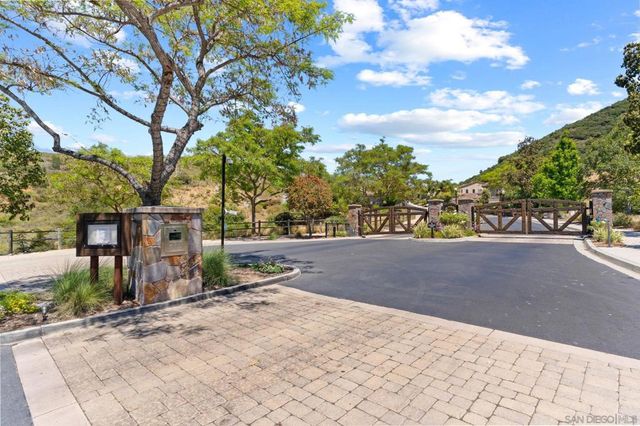 1129 Via Vera Cruz, San Marcos, CA 92078