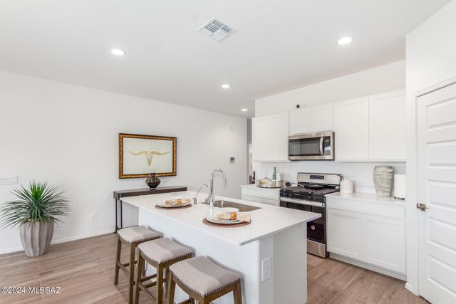 8670 W Prairie Acacia Drive, Marana, AZ 85653