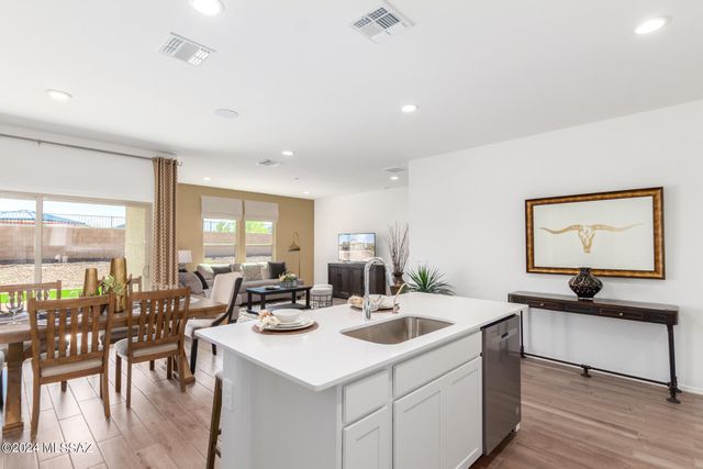 8670 W Prairie Acacia Drive, Marana, AZ 85653