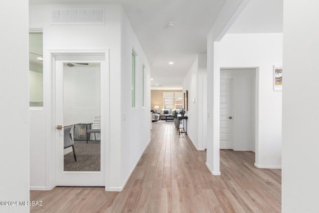 8670 W Prairie Acacia Drive, Marana, AZ 85653