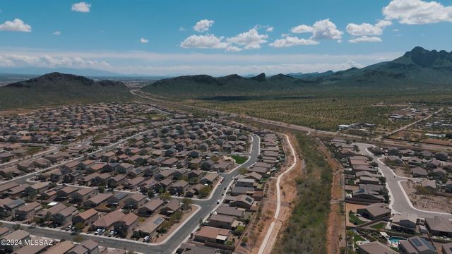 8670 W Prairie Acacia Drive, Marana, AZ 85653