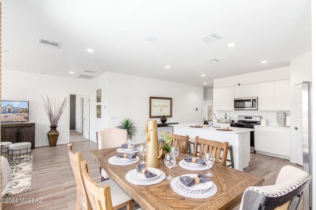 8670 W Prairie Acacia Drive, Marana, AZ 85653