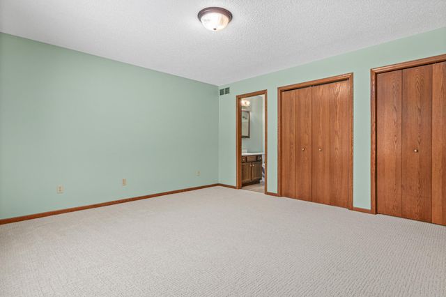 1220 Ravenswood Court, Shoreview, MN 55126