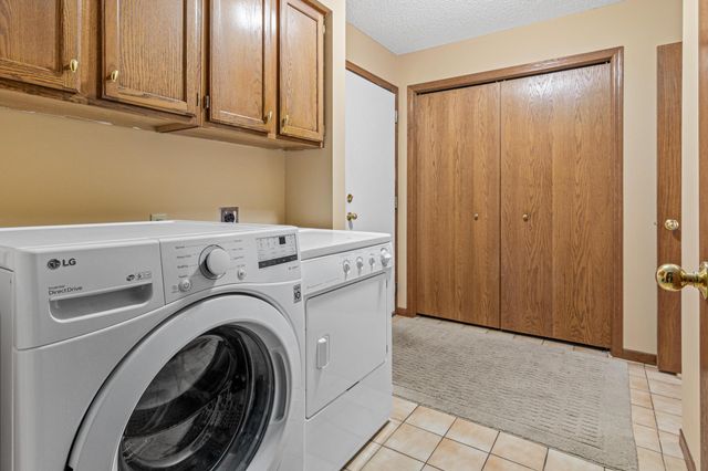 1220 Ravenswood Court, Shoreview, MN 55126