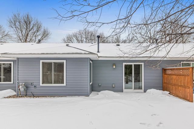 1220 Ravenswood Court, Shoreview, MN 55126
