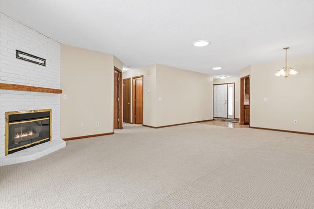 1220 Ravenswood Court, Shoreview, MN 55126