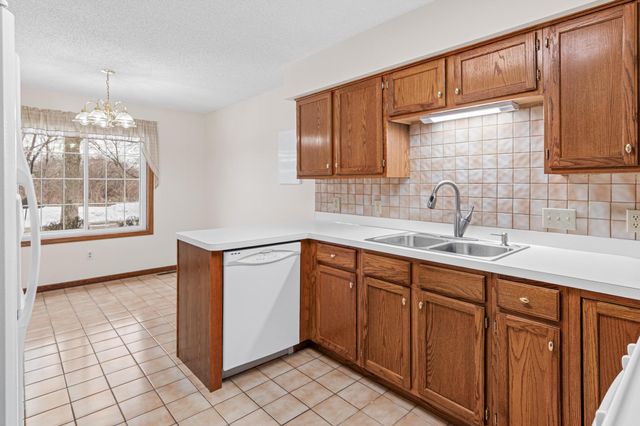 1220 Ravenswood Court, Shoreview, MN 55126