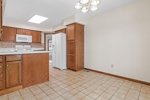 1220 Ravenswood Court, Shoreview, MN 55126