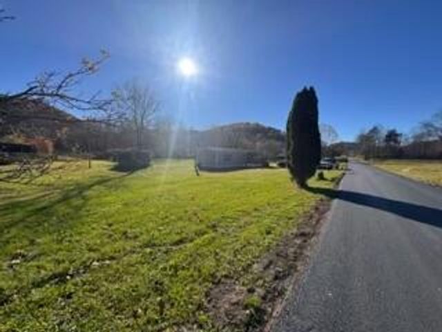 3012 McNeil-Corn Creek Road, Rockholds, KY 40759