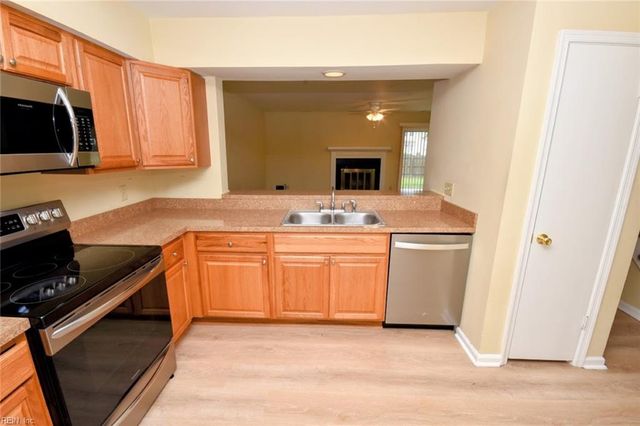 5216 Johnstown LN, Virginia Beach, VA 23464