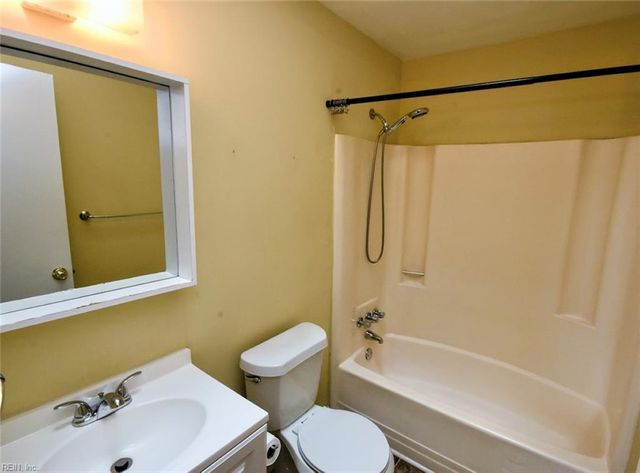 5216 Johnstown LN, Virginia Beach, VA 23464