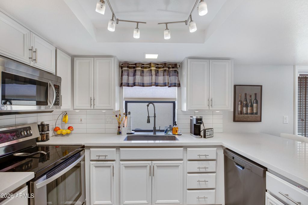6502 N 10TH Place, Phoenix, AZ 85014 — photo 5