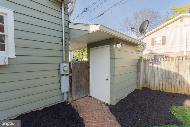 1104 W RACE ST, Martinsburg, WV 25401