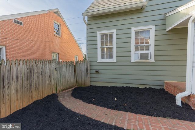 1104 W RACE ST, Martinsburg, WV 25401