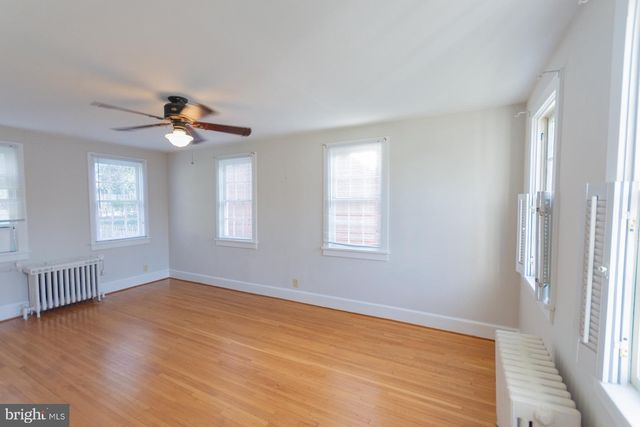 1104 W RACE ST, Martinsburg, WV 25401