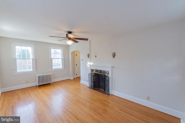 1104 W RACE ST, Martinsburg, WV 25401