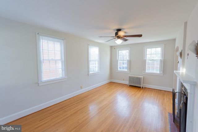 1104 W RACE ST, Martinsburg, WV 25401