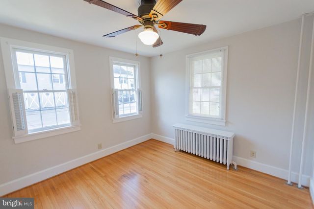 1104 W RACE ST, Martinsburg, WV 25401