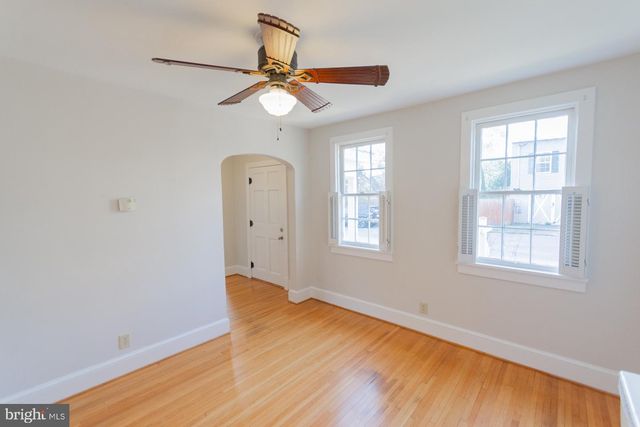 1104 W RACE ST, Martinsburg, WV 25401
