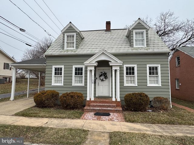 1104 W RACE ST, Martinsburg, WV 25401