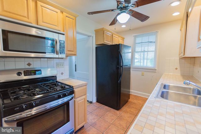 1104 W RACE ST, Martinsburg, WV 25401