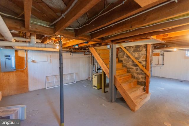 1104 W RACE ST, Martinsburg, WV 25401