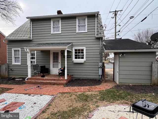 1104 W RACE ST, Martinsburg, WV 25401